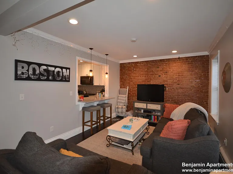 60 Florida St #2 — Photo 4
