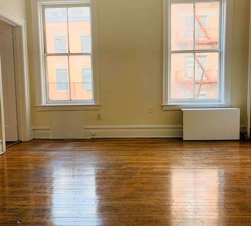 1st image of 54 Livingston St APT 5