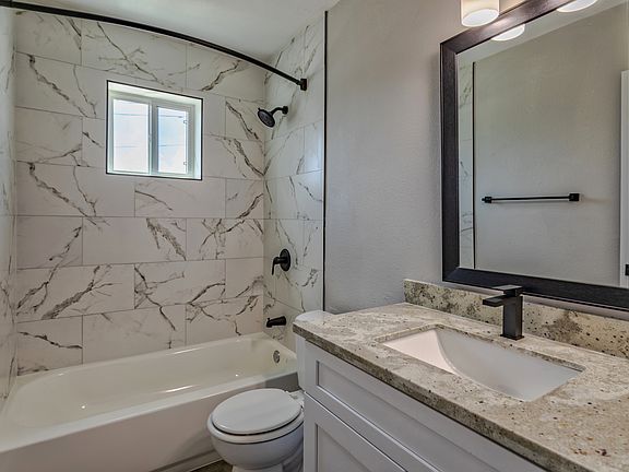 2nd image of 925 S Waterview Dr #487446af2