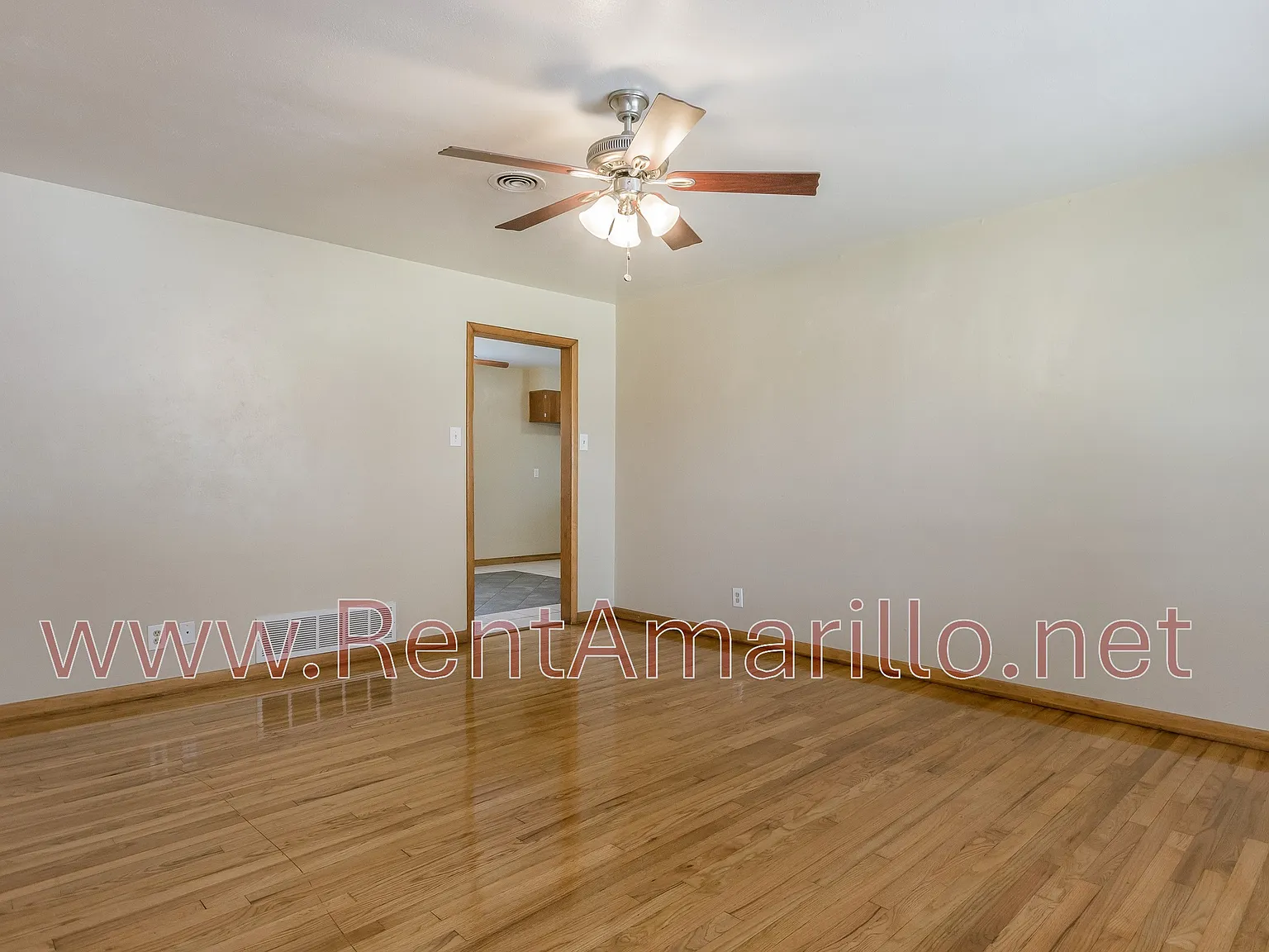 3 bed, 1207 sqft, $1,775 — Photo 2