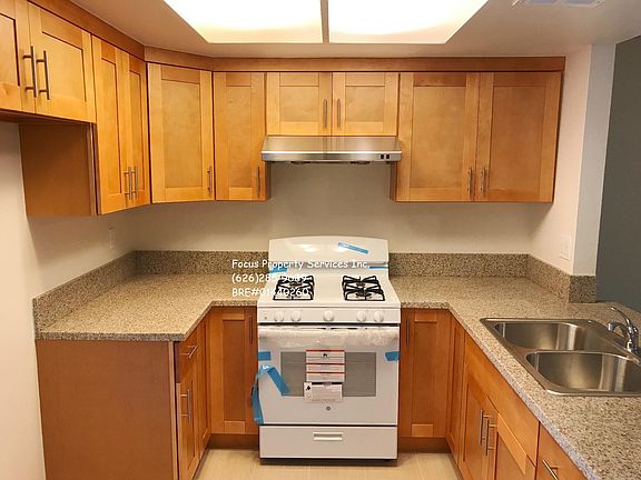 2nd image of 3031 Lashbrook Ave APT 1