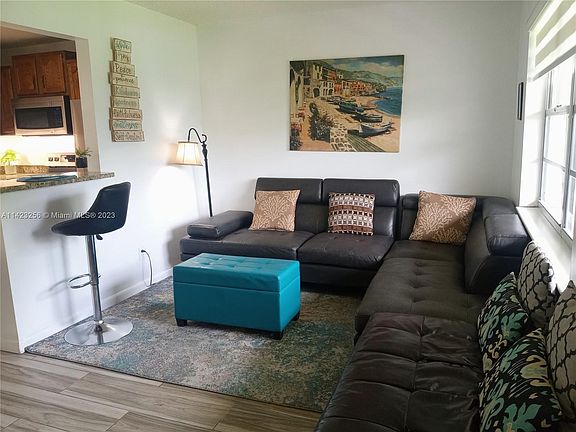 2nd image of 5 Lake Vista Trl APT 204