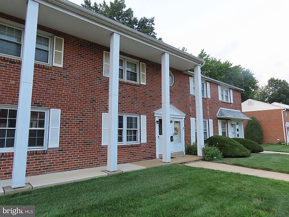 4th image of 2319 Taggart Ct #319T