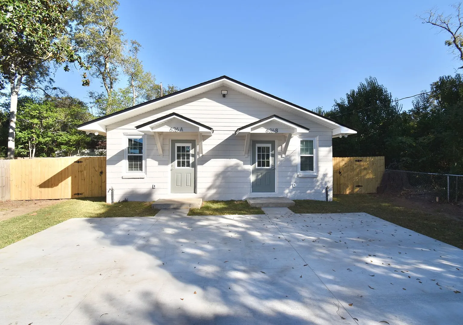 Renovated 1/1 Close to FSU Campus — Photo 2