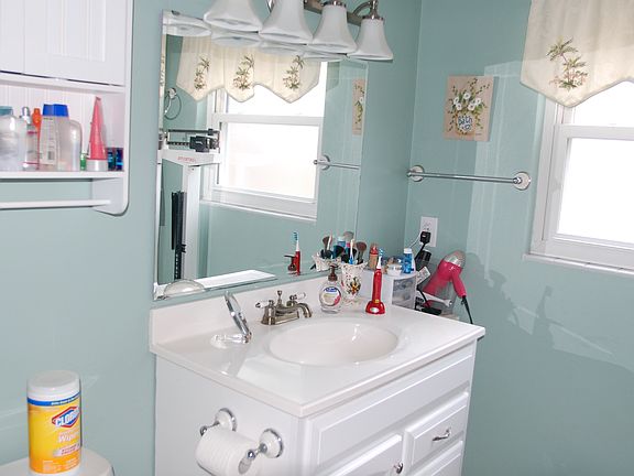 4th image of 3312 Monteen Dr