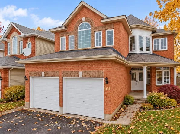 104 Whitestone Dr, Ottawa, ON K2C 4C5
