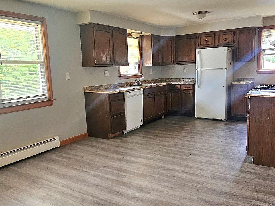 1st image of 127 Warner St #2