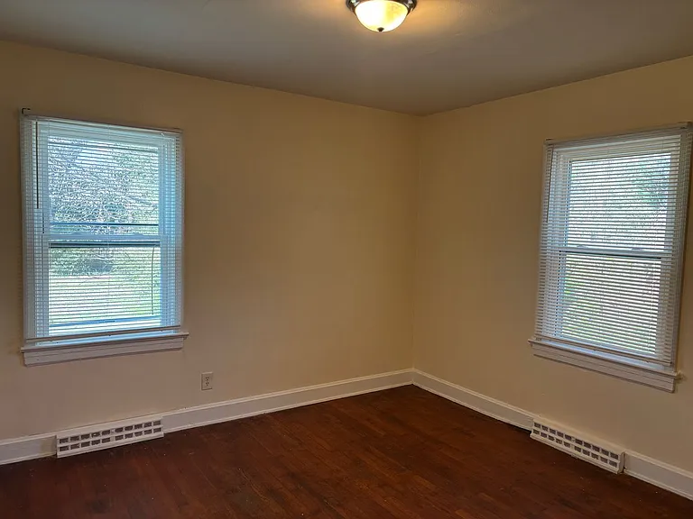 2918A & B Archdale Rd — Photo 8