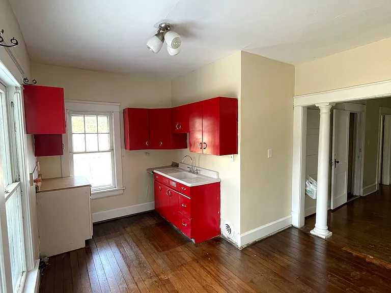 76 E Michigan St — Photo 11