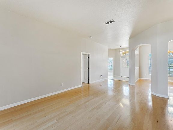 3rd image of 1235 Legendary Blvd
