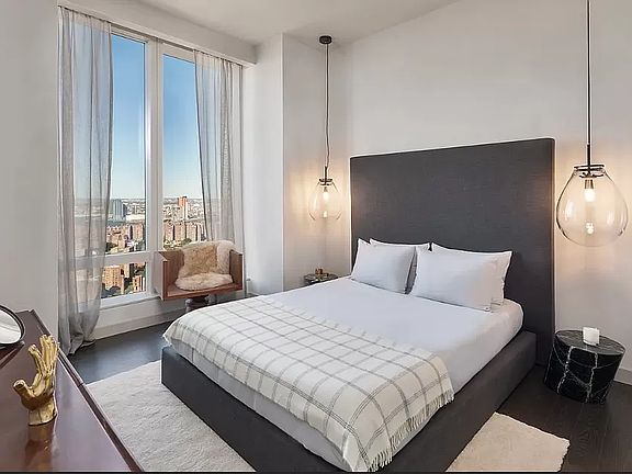 3rd image of 1 Manhattan Sq #40J