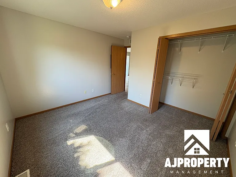 7003 W 56th St #7 — Photo 10