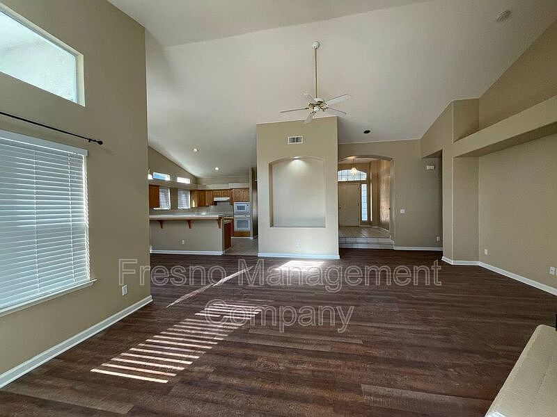 1st image of 9936 N Recreation Ave