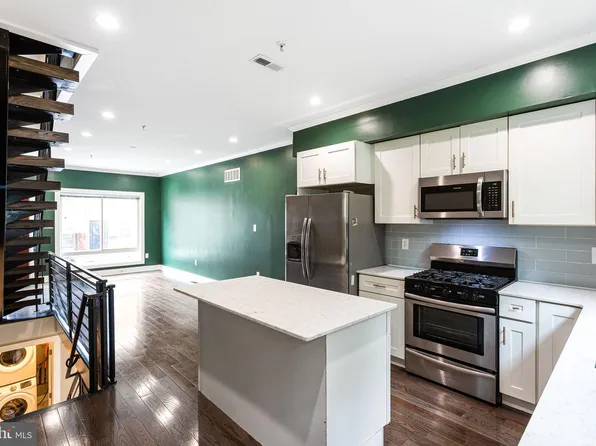 615 Emily St, Philadelphia, PA 19148