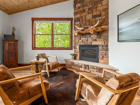 4th image of 27575 Winchester Trail