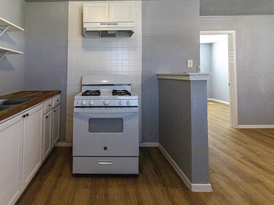 1st image of 118 W Avenue A