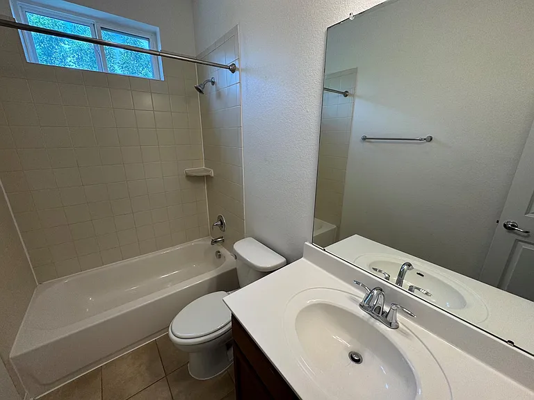 2033 Philomena St — Photo 15