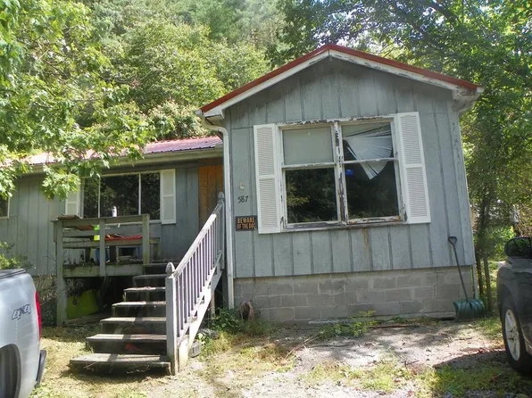 587 Harolds Branch Rd, Pikeville, KY 41501