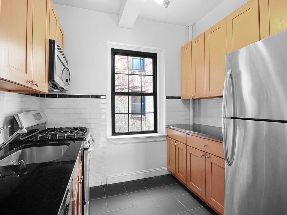 1st image of 245 E 11th St APT 4G