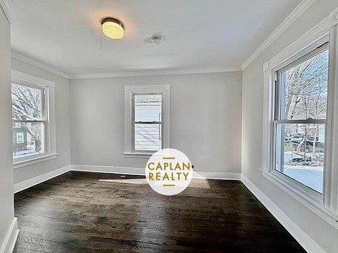 2nd image of 391 Huntington St