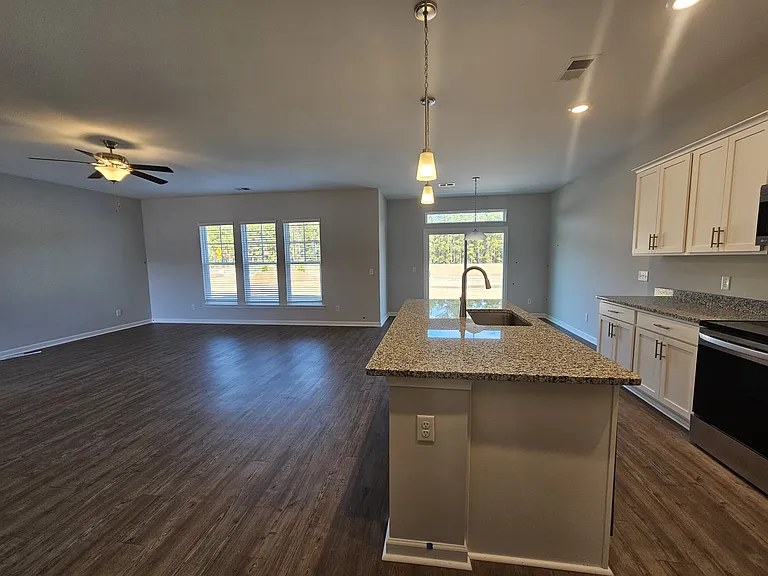 200 Justify Ave — Photo 7