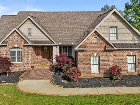 5250 Sartin Rd, Burlington, NC 27217