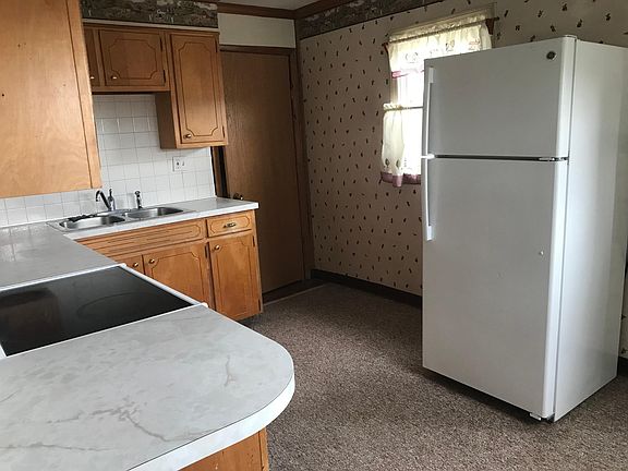 3rd image of 11664 Byers Ave NE