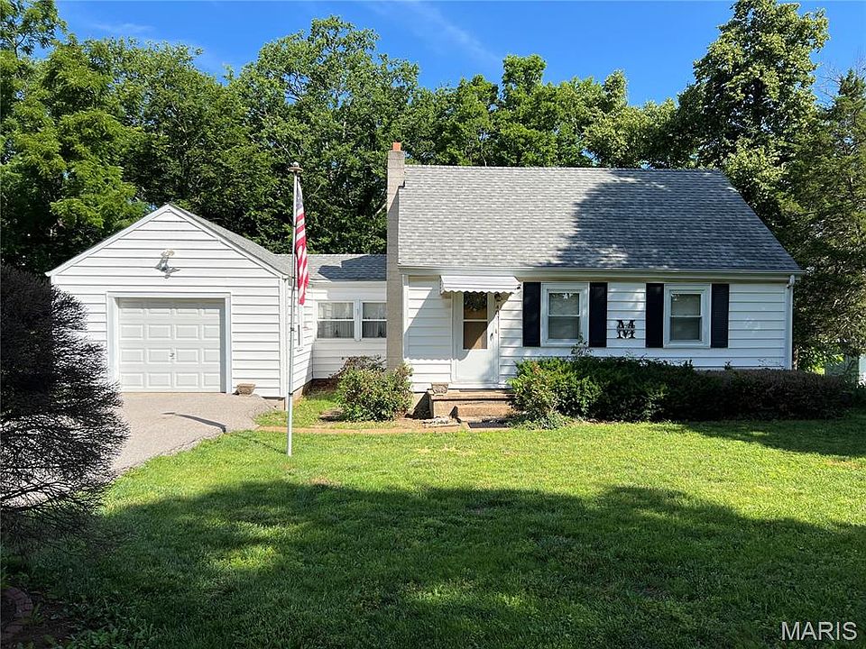 1st image of 409 Schneider Hill Ct