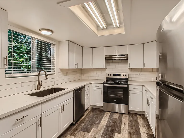 3396 SW Beaverton Hillsdale Hwy — Photo 2