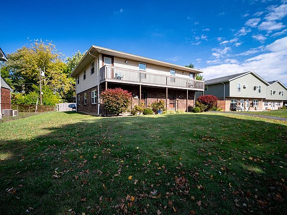 3rd image of 3219 Beatrice Dr