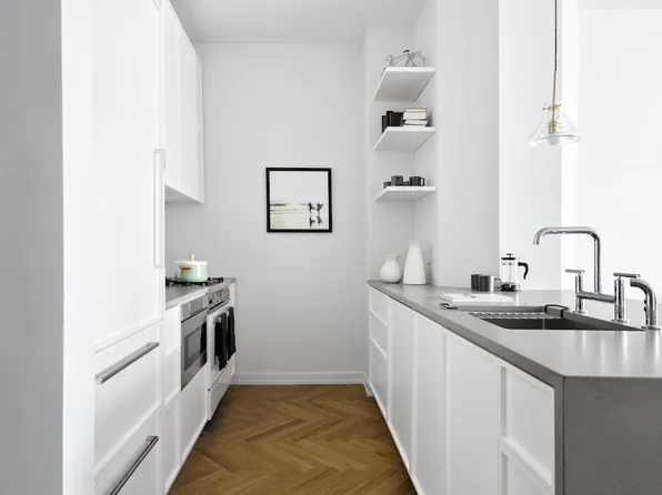 184 Kent Avenue image 1 of 9