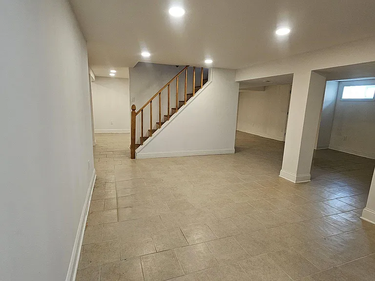 328 Rees Dr — Photo 40