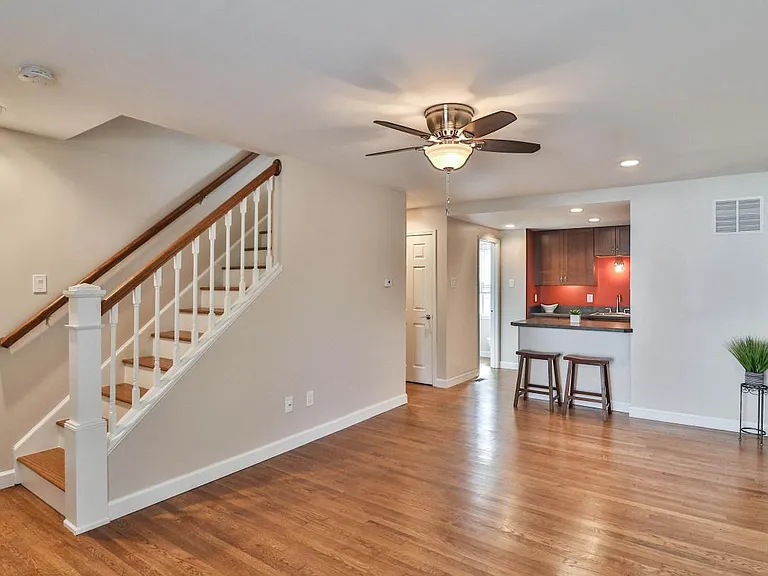 2831 Laclede Station Rd — Photo 4