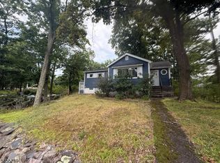 3 Illinois Trl, Hopatcong, NJ 07843