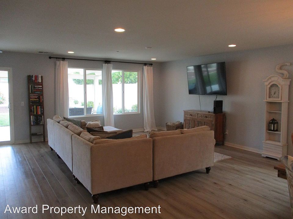 1st image of 31750 Victoria Pl