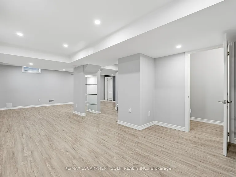 100 Springstead Ave — Photo 35