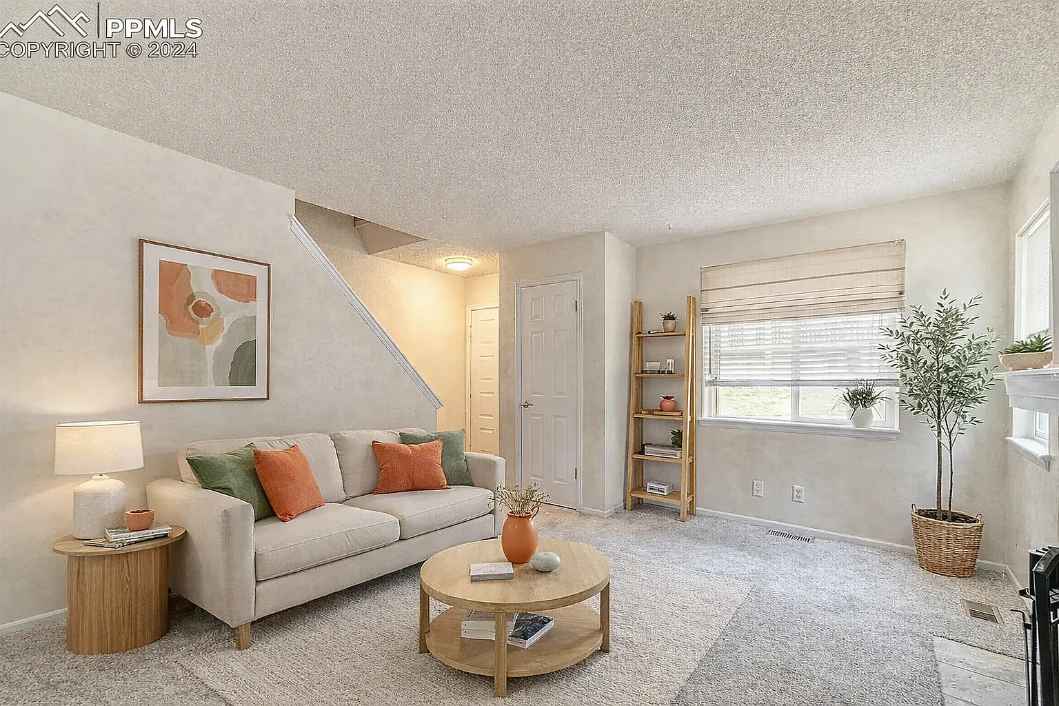 2 bed, 1.5 bath, 980 sqft, $1,700 — Photo 2