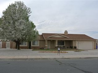 14288 Tonikan Rd, Apple Valley, CA 92307