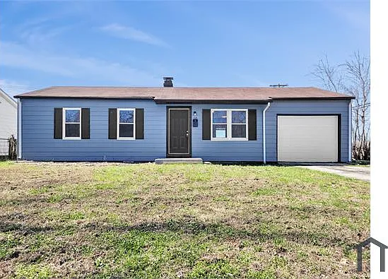 60 W Adams Dr — Photo 1