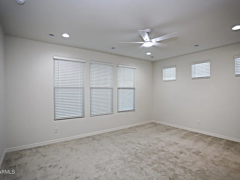 879 W Finch Dr — Photo 6