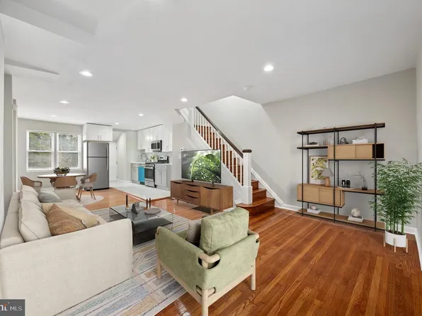 366 E Upsal St, Philadelphia, PA 19119