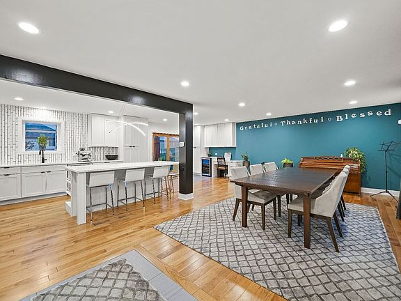 4th image of 15347 Stradford Ln