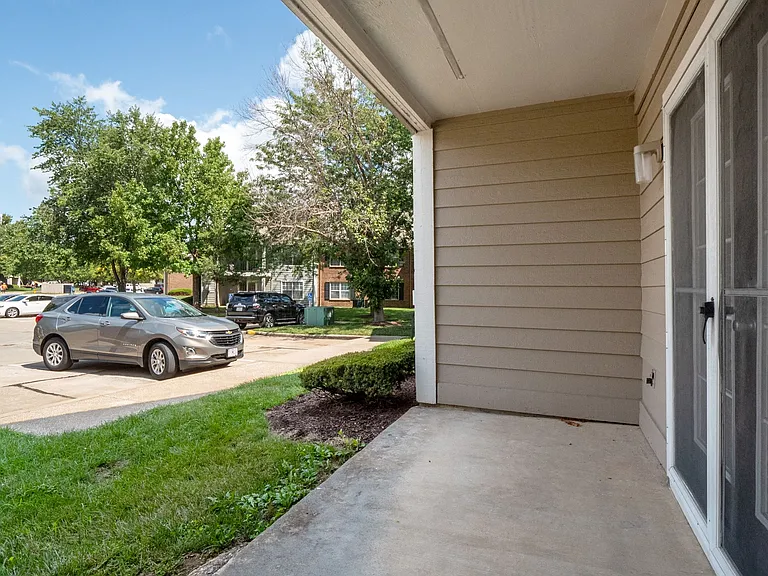 2 Bedroom B - 2 Bed / 2 Bath - 889 Sq.Ft.