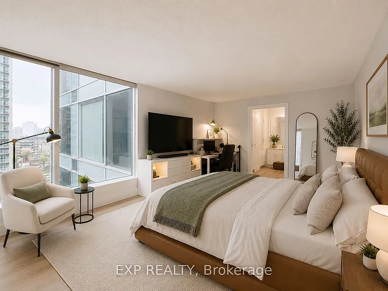 160 George St #1505 — Photo 19