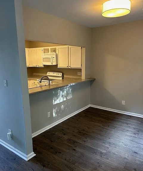 3202 Selwyn Farms Ln #2 — Photo 7