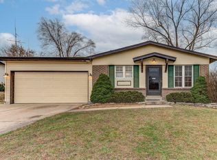 1558 Ramona Ln, Saint Charles, MO 63304