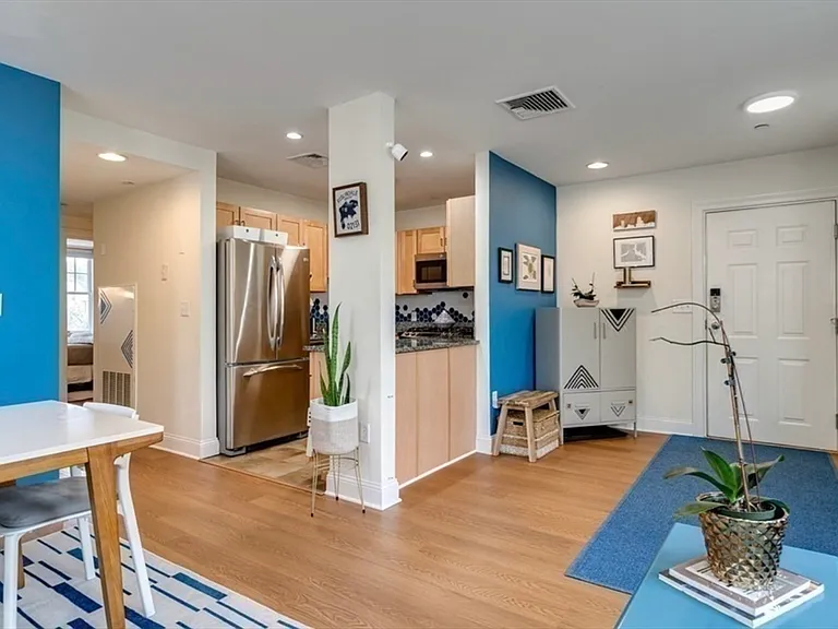 4040 Washington St #1 — Photo 5