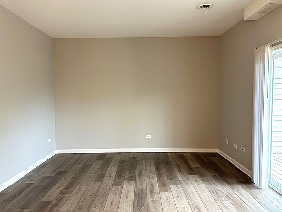 5th image of 811 E Main St Unit 3C