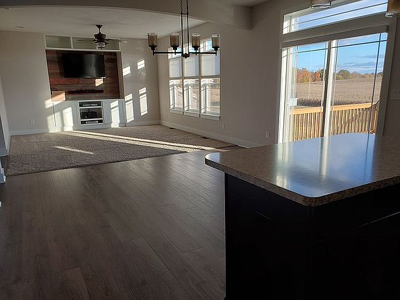 3rd image of 11253 Sand Hill Dr