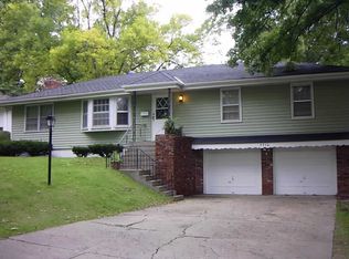 9716 W 92nd Ter, Overland Park, KS 66212